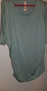 Dolomon sleeve top, sz med, GUC
